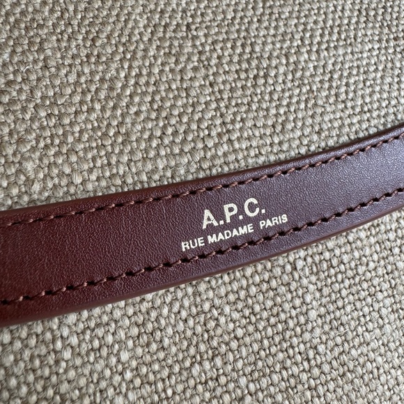 A.P.C. GENÈVE Brown and Tan Crossbody Bag with Classic Design - Picture 3 of 13